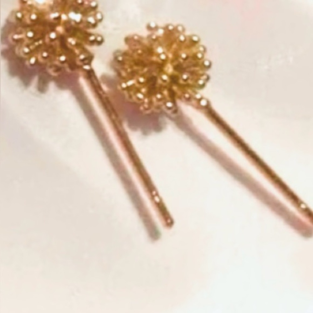 “Dandelion Balls” 18K Gold Tiny Dainty Spikey Flower Orb Firework Explosion Stud - Picture 10 of 12